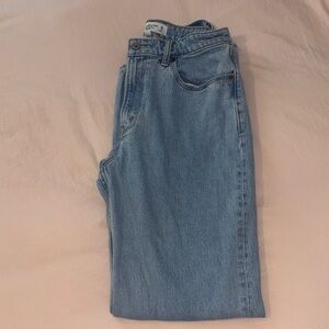 Abercrombie 90's Relaxed Jean High Rise Curve Love